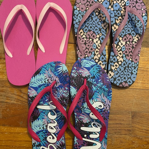 Shoes - New flip flops